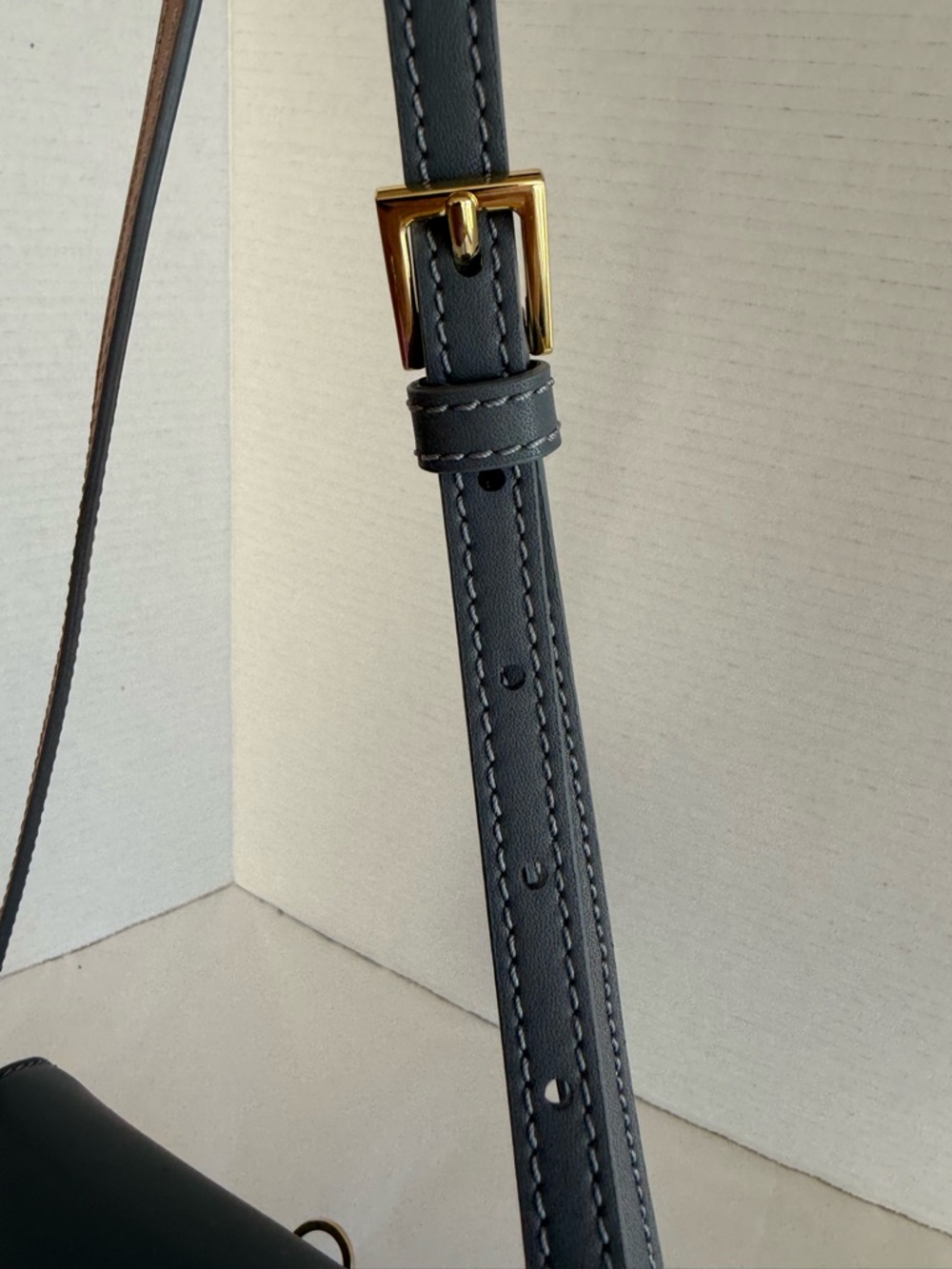 Ted Baker London Sonja Leather Crossbody Bag Dark Grey Adjustable Leather Strap - Picture 8 of 16